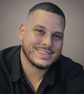 erik-velasquez-eav-construction-owner-pool-builder