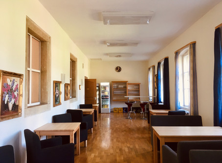 Neu: unser hübscher Salon im Retro-Stil