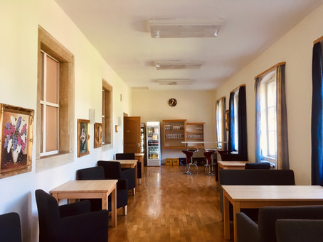 Neu: unser hübscher Salon im Retro-Stil