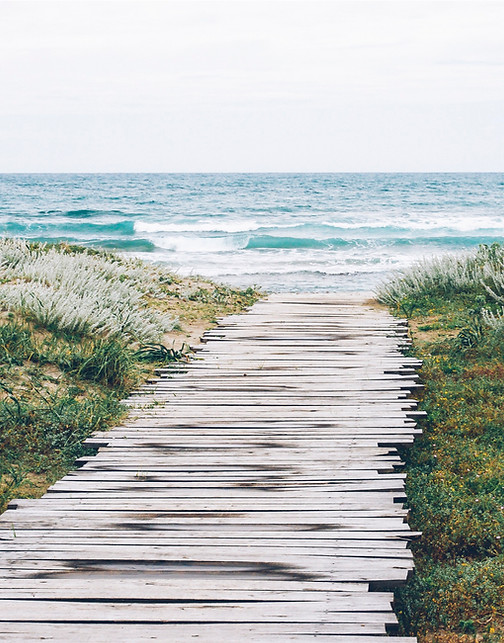 Holzsteg am Meer