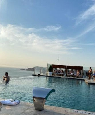 Hilton Santa Marta Infinity Pool