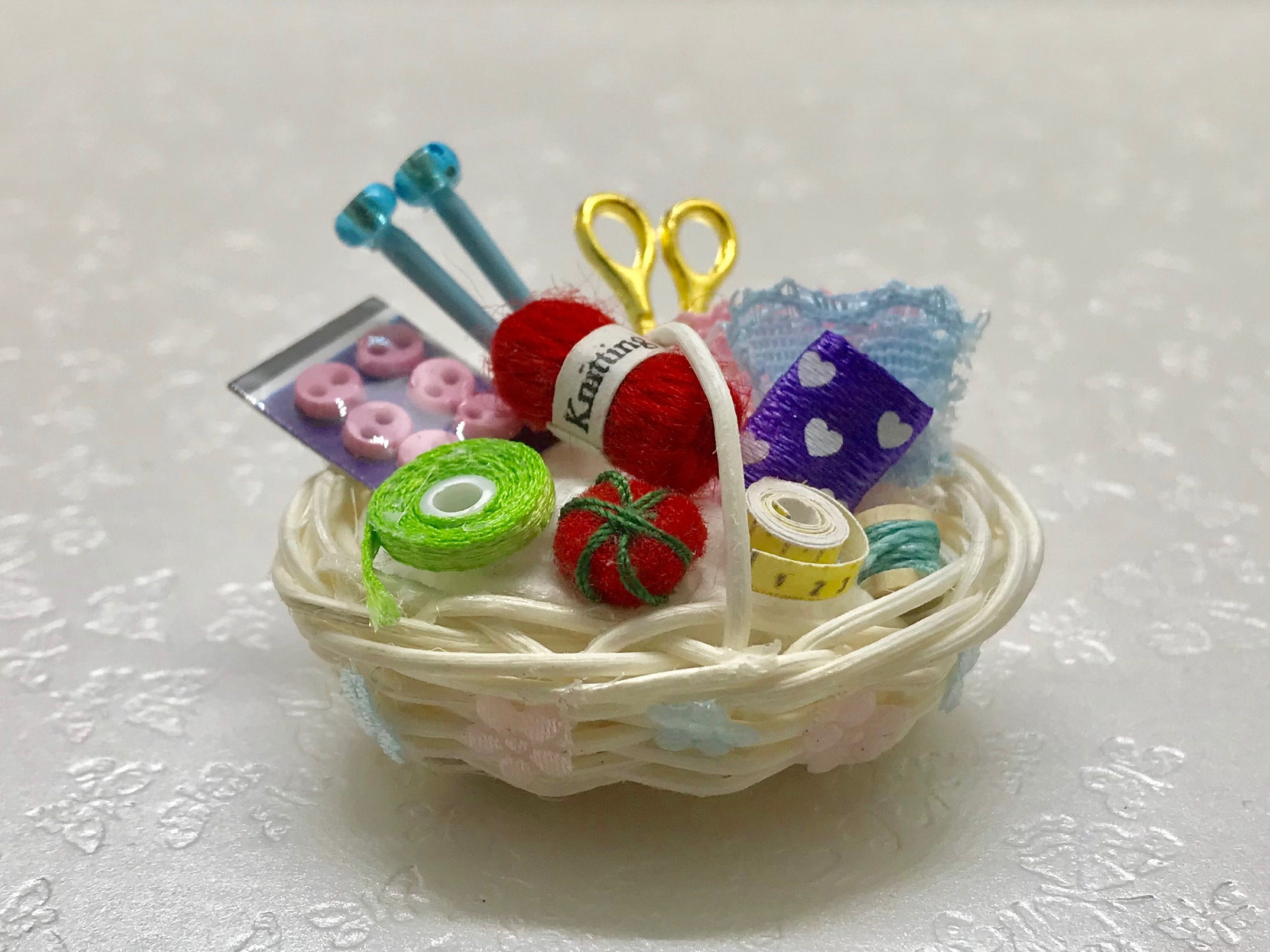 Kit corbeille couture miniature, maison de poupée, diorama, scènes de vie