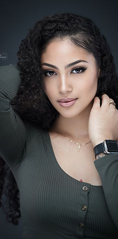 Facetune_21-11-2022-19-36-43.jpeg