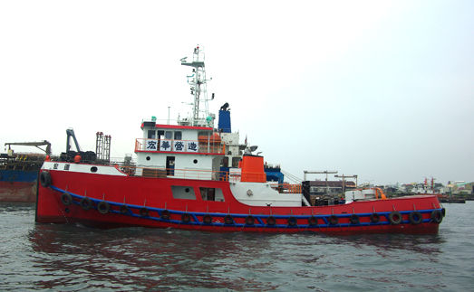 HY4+Tug.jpg