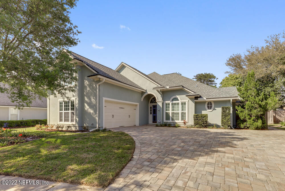 8658 ROLLING BROOK LN 2,741 sq ft