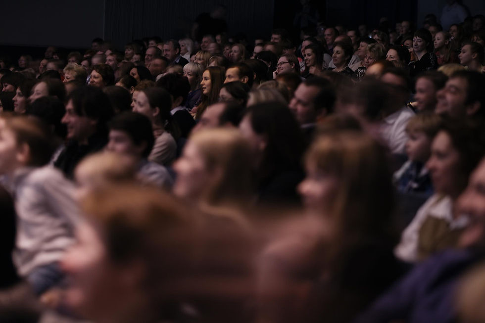 people-sitting-auditorium_edited.jpg