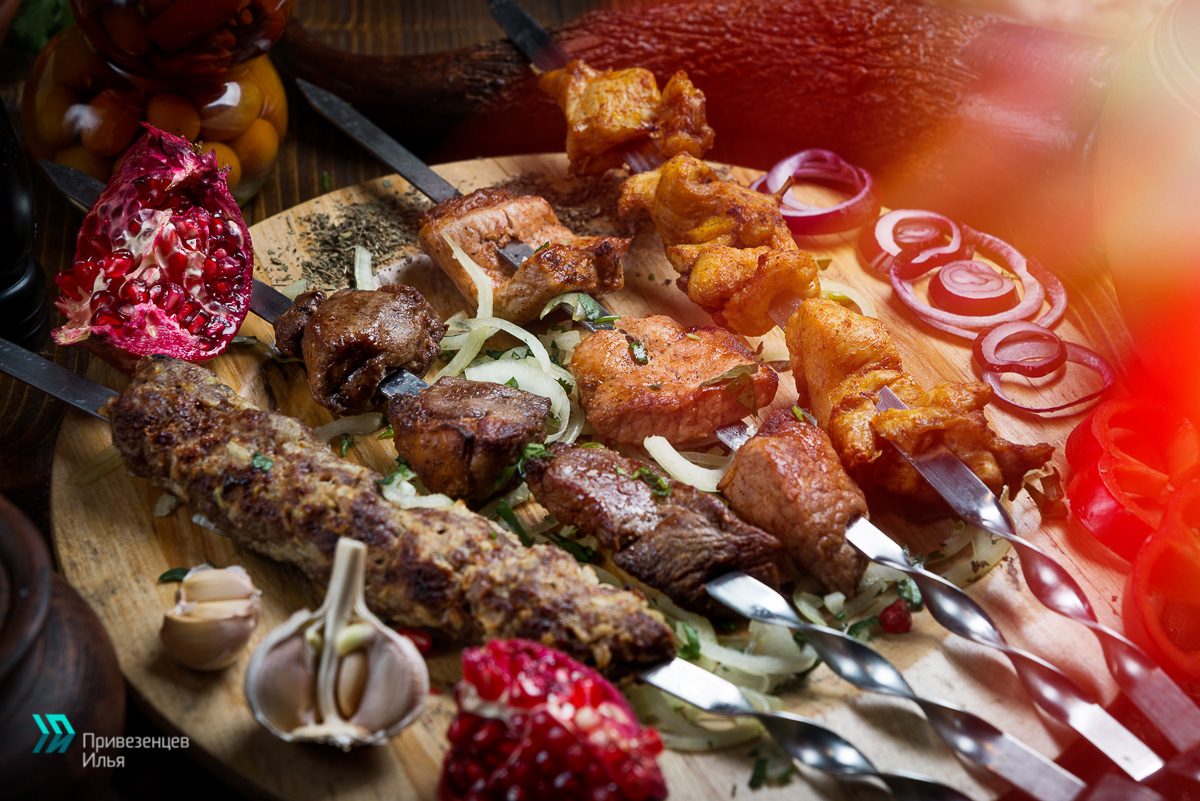 вкусный шашлык в москве. садж кебаб. шашлык баранина икибирь. большой шашлык. блюда на мангале.