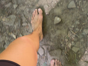 Warum ich mit Maske und barfuß die Himmelsleiter hochgehe