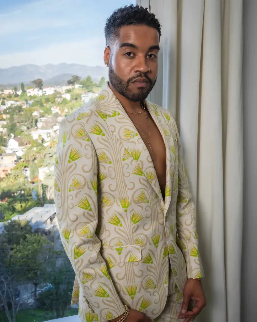 Thumbnail: Oasis Lotus Suit