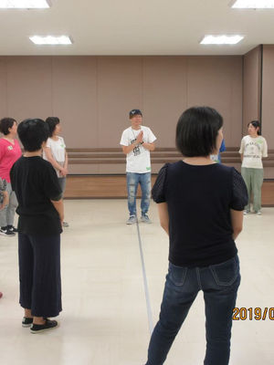 即興パフォーマンス集団「ロクディム」のりょーちん 「コミュニケーションワークショップ」