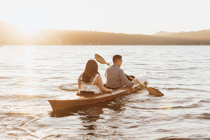 sunset kayak lake photo of a couple on an adventure session by gianna christina photo