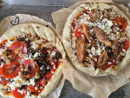 homemade pizza, pizza dough, organic pizza, organic pizza night, customizable pizza, personal pan pizza, spelt pizza dough, healthy pizza dough, easy pizza