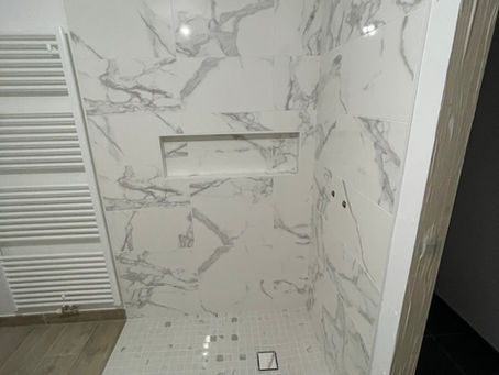 Rénovation de salle de bain à Calais : étapes, délais et pièges à éviter
