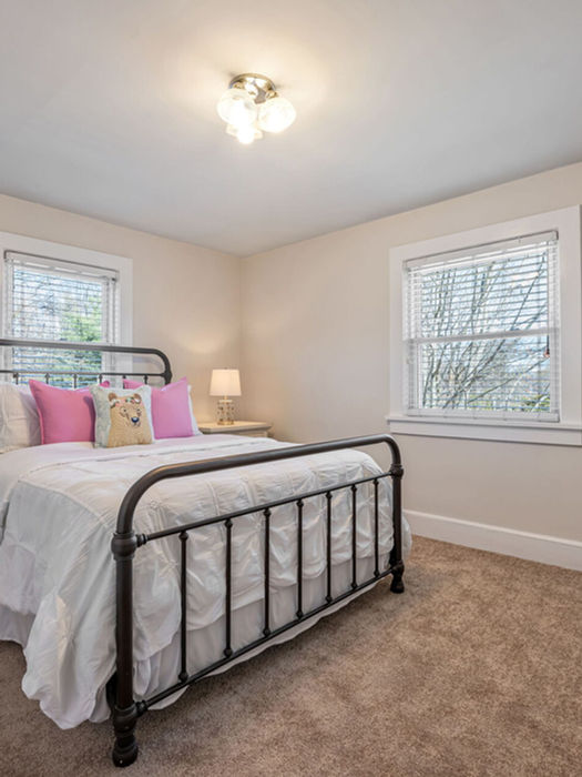 additional bedroom Ho-Ho-Kus NJ Bergen County homes for sale flexible space