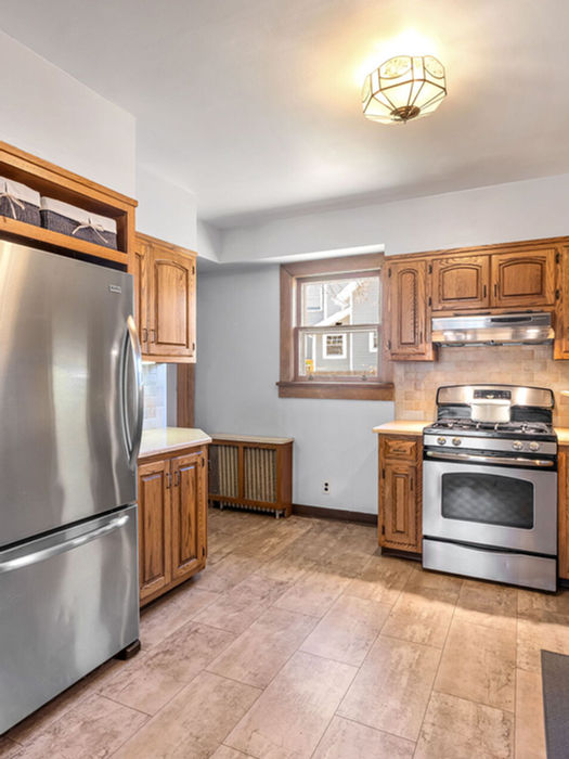 kitchen with stainless steel appliances Ho-Ho-Kus NJ Bergen County homes for sale functional layout