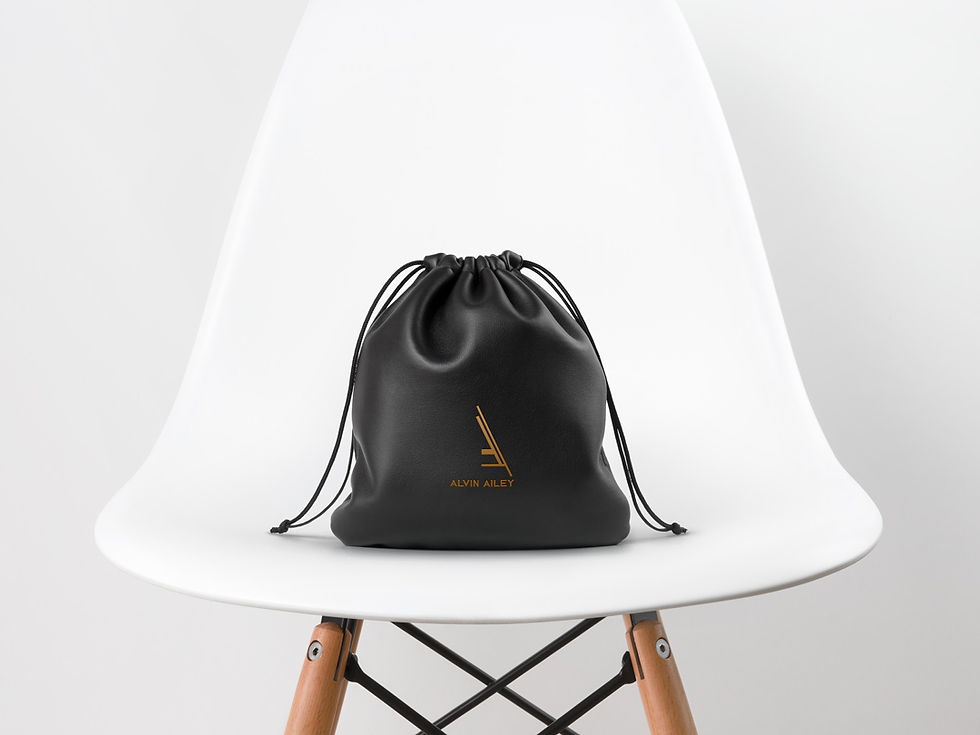 sac de dance en cuire avec logo