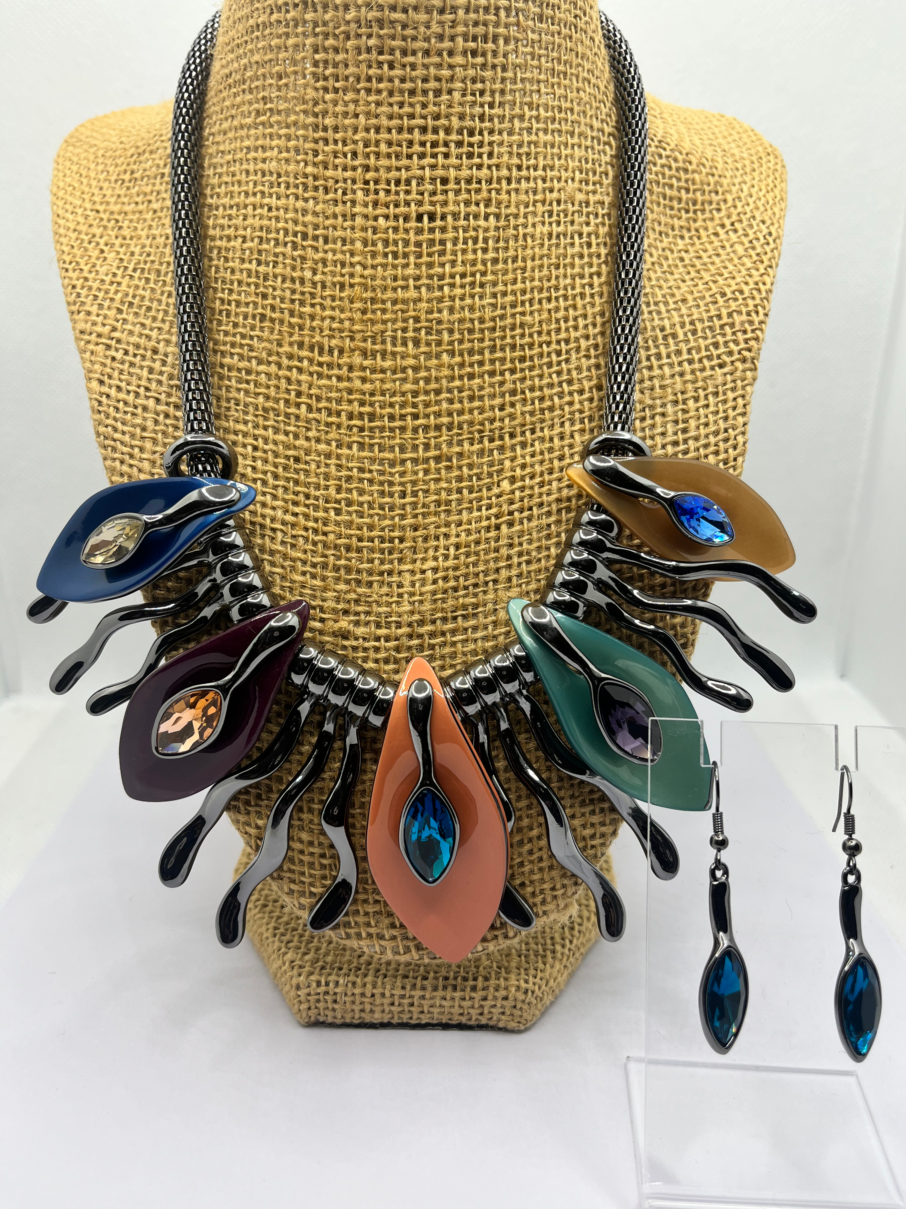 Necklace + Earrings (multi color)