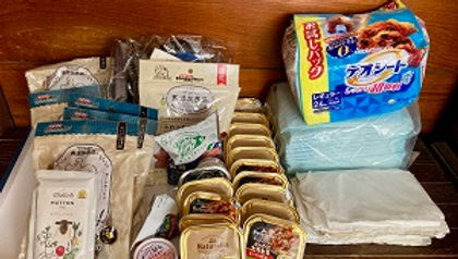 レトルトフード、おやつ、リードなどのご支援をいただきました