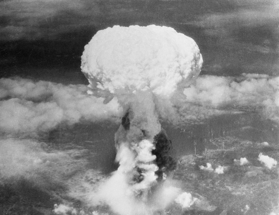 Atomic_bombGettyImages-515451770.gif