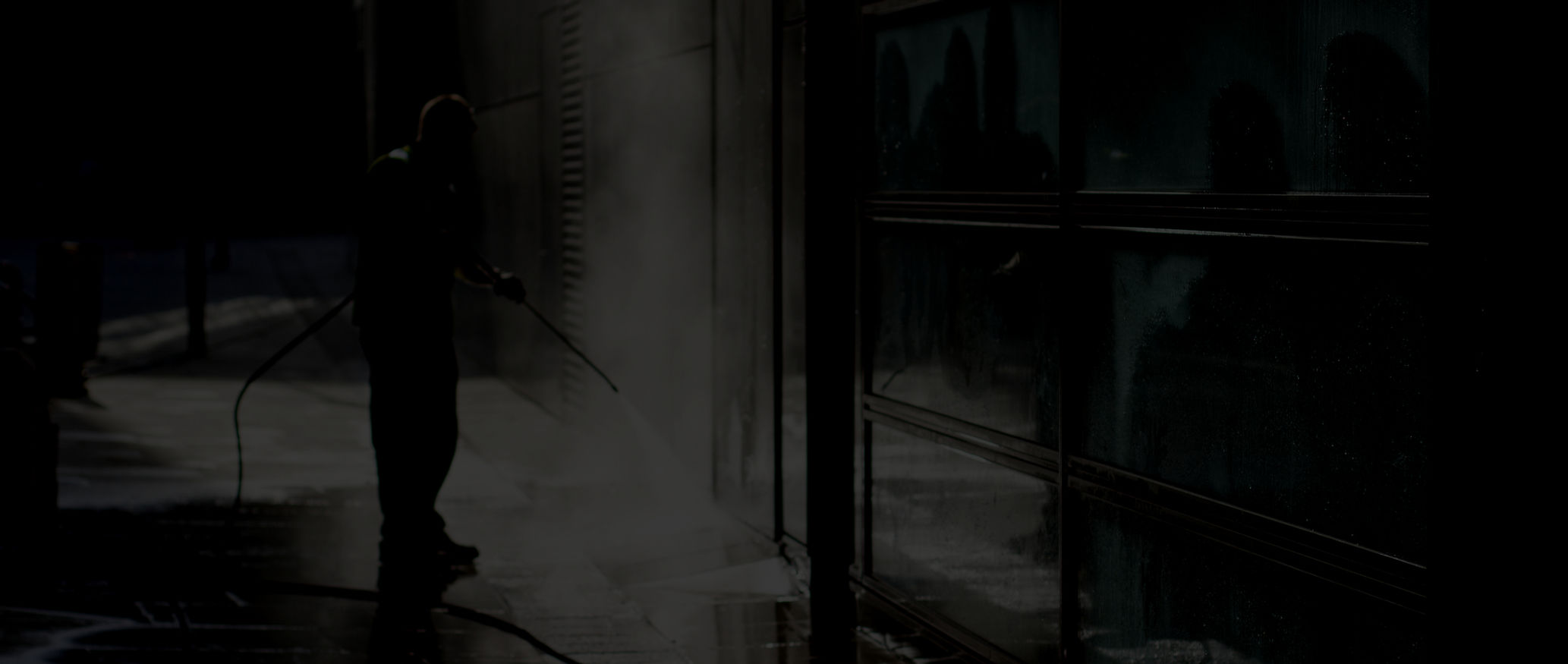 Commercial Power Wash_edited_edited.jpg