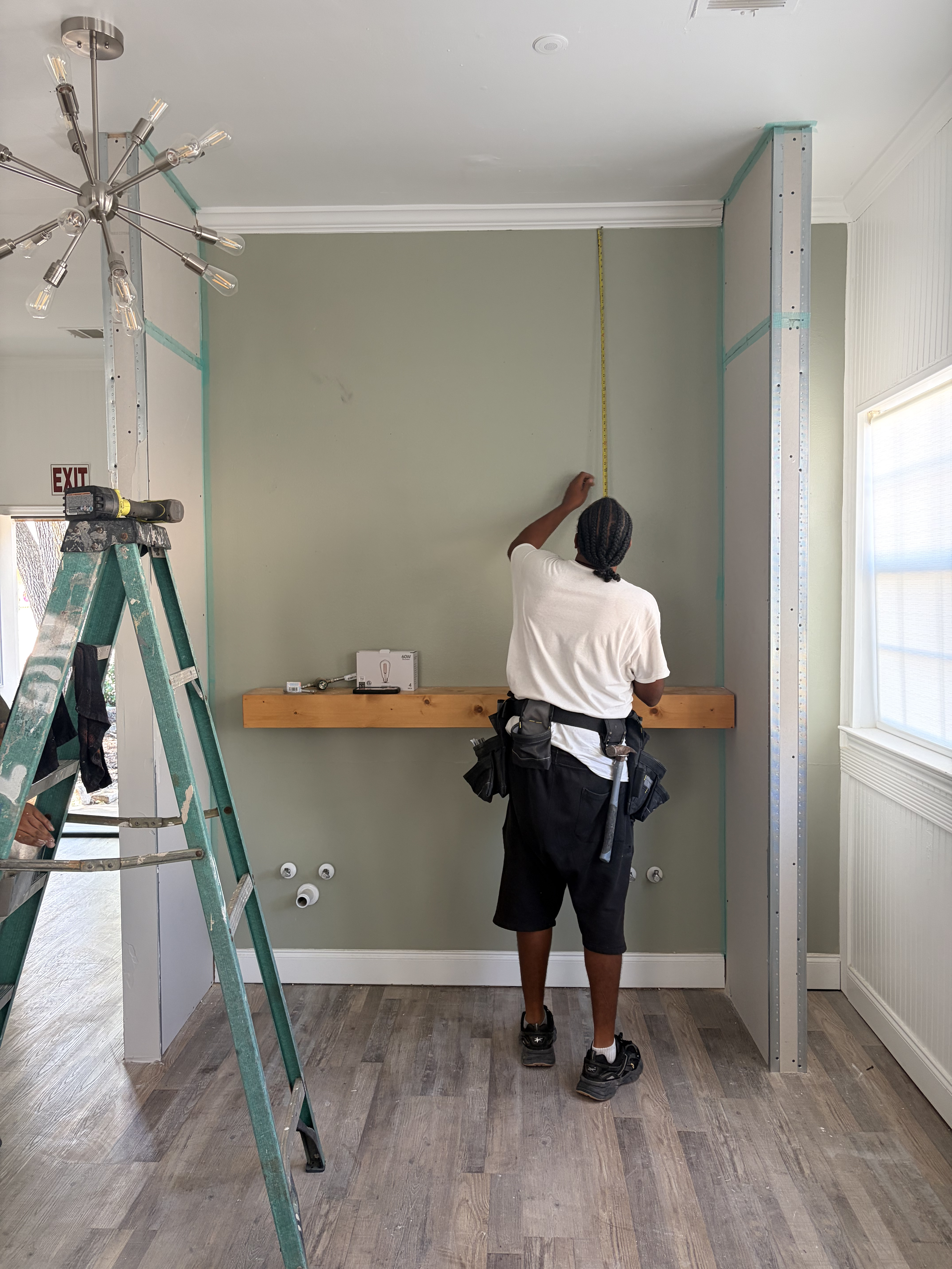 From empty walls to a full salon