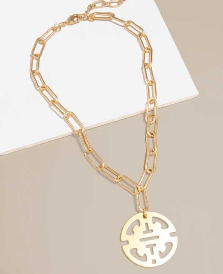 Traveling Pendant Collar Necklace