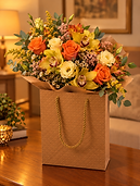 Floricultura de luxo com buquê de flores em embalagem especial, no curso da ICI Flores.