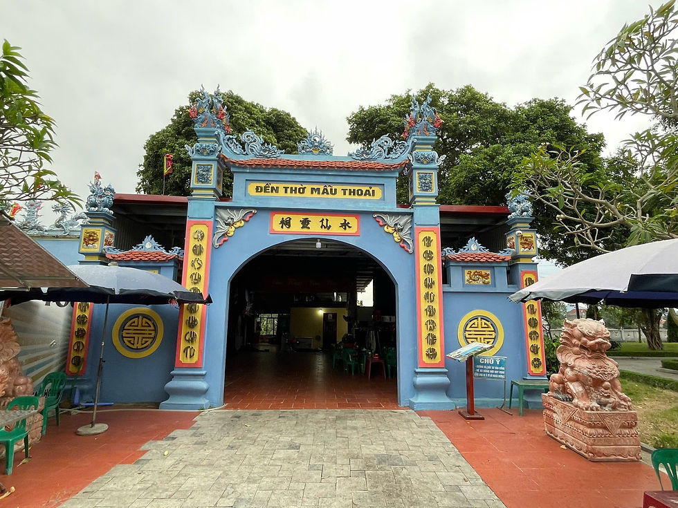 1 - Cổng đền mẫu thoải.jpg