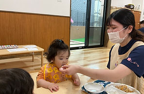 かしわざと さくら園 給食中