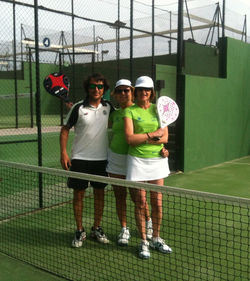 Nacho con Paola y Regina