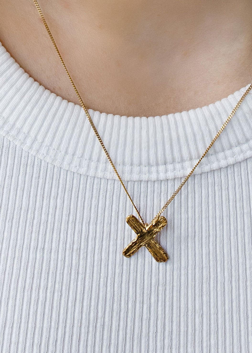 Little Kiss Brushstroke Necklace