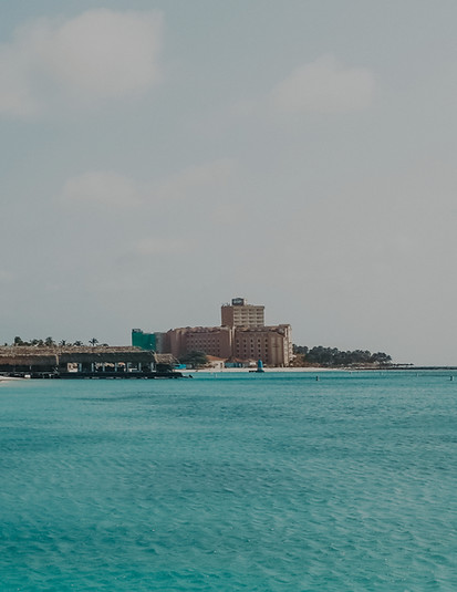 Awesome beach in Aruba_edited.jpg