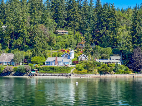 What Makes Coastal Living So Appealing