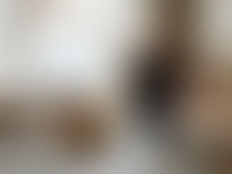 En kvinde nyder roen efter en velgørende spaoplevelse i København.