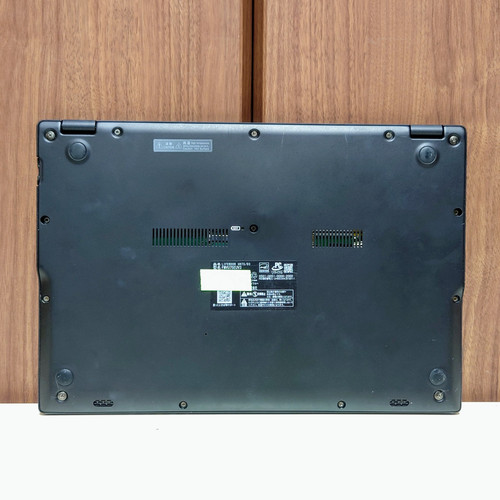 FUJITSU LIFEBOOK Corei5 メモリ12GB SSD512GB FUJITSU LIFEBOOK Corei5 メモリ8GB M.2 NVMe SSD512GB 薄型