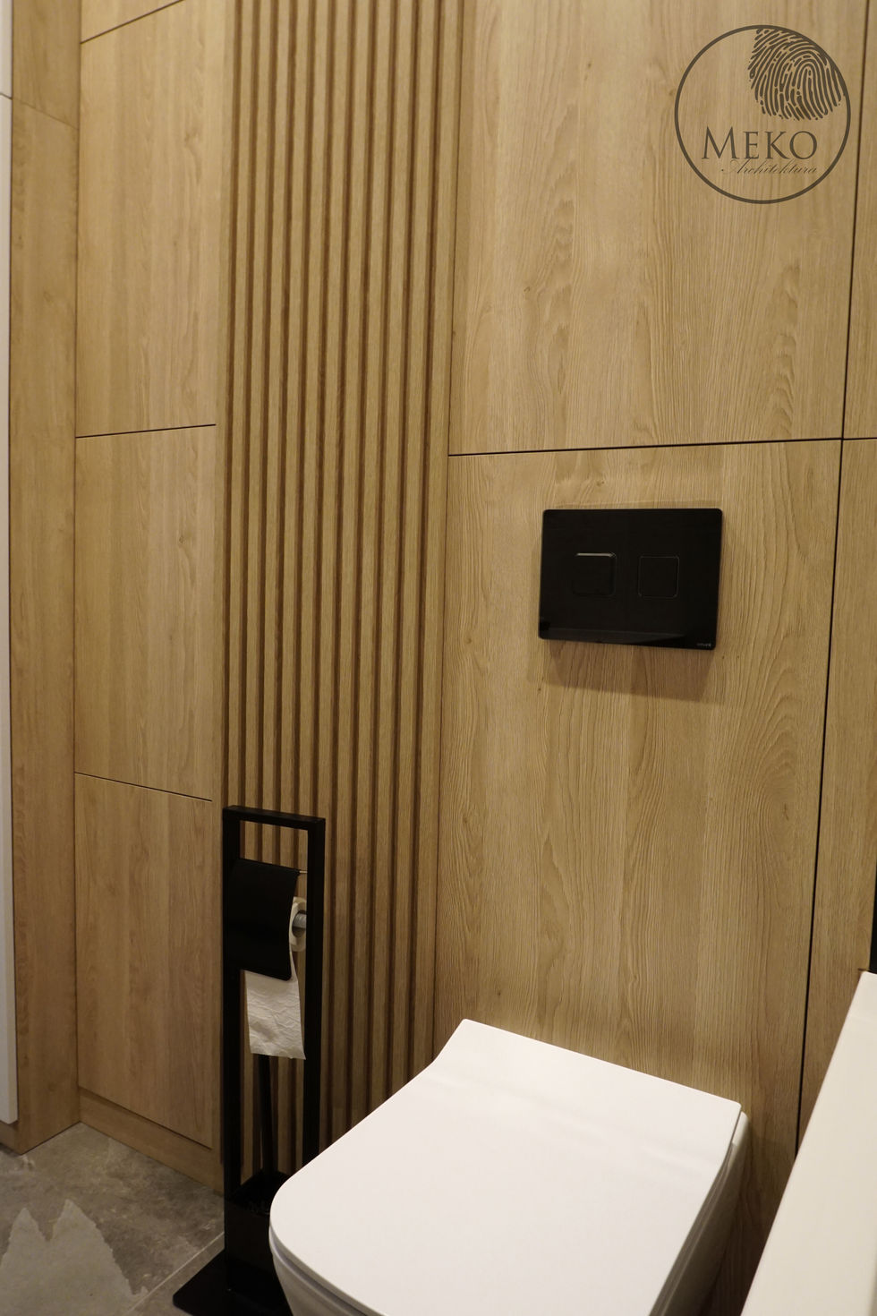 Zabudowa stolarska za WC