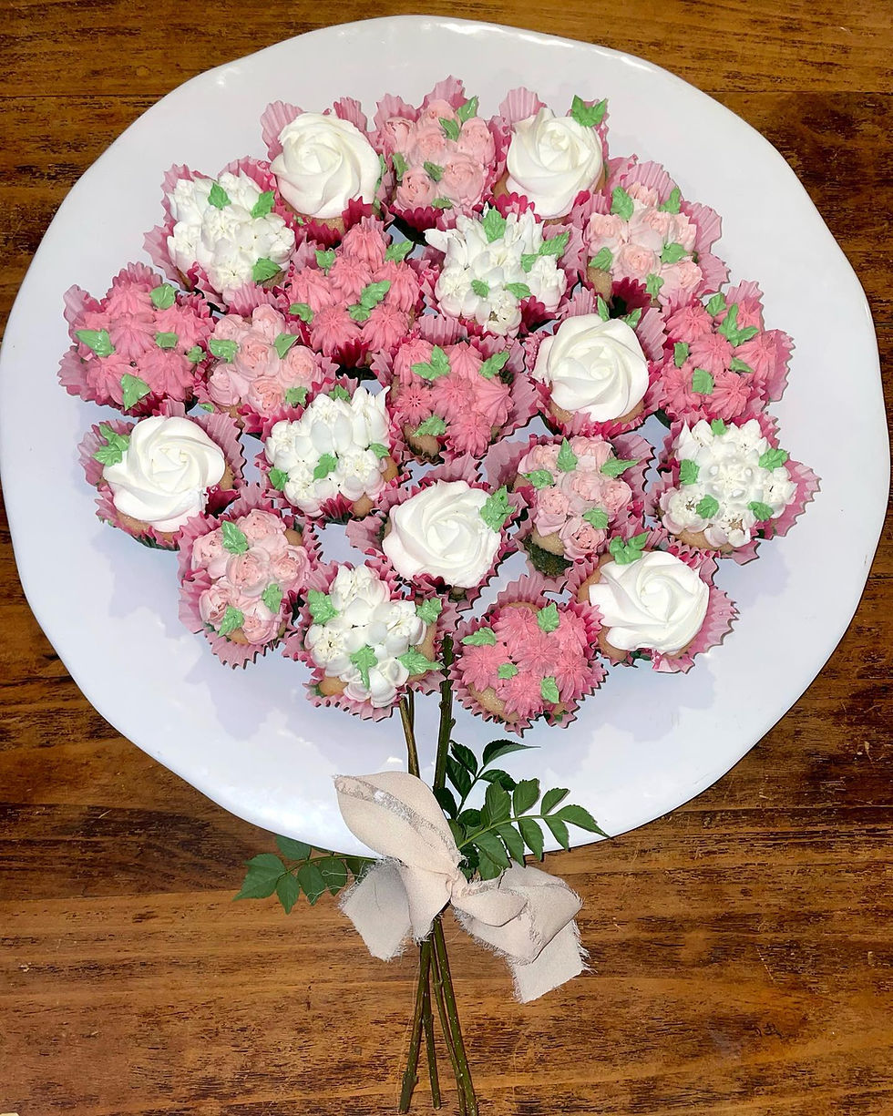 Wedding shower cupcakes 2023