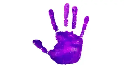 mano morada violencia género