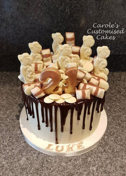 White chocolate drip cake