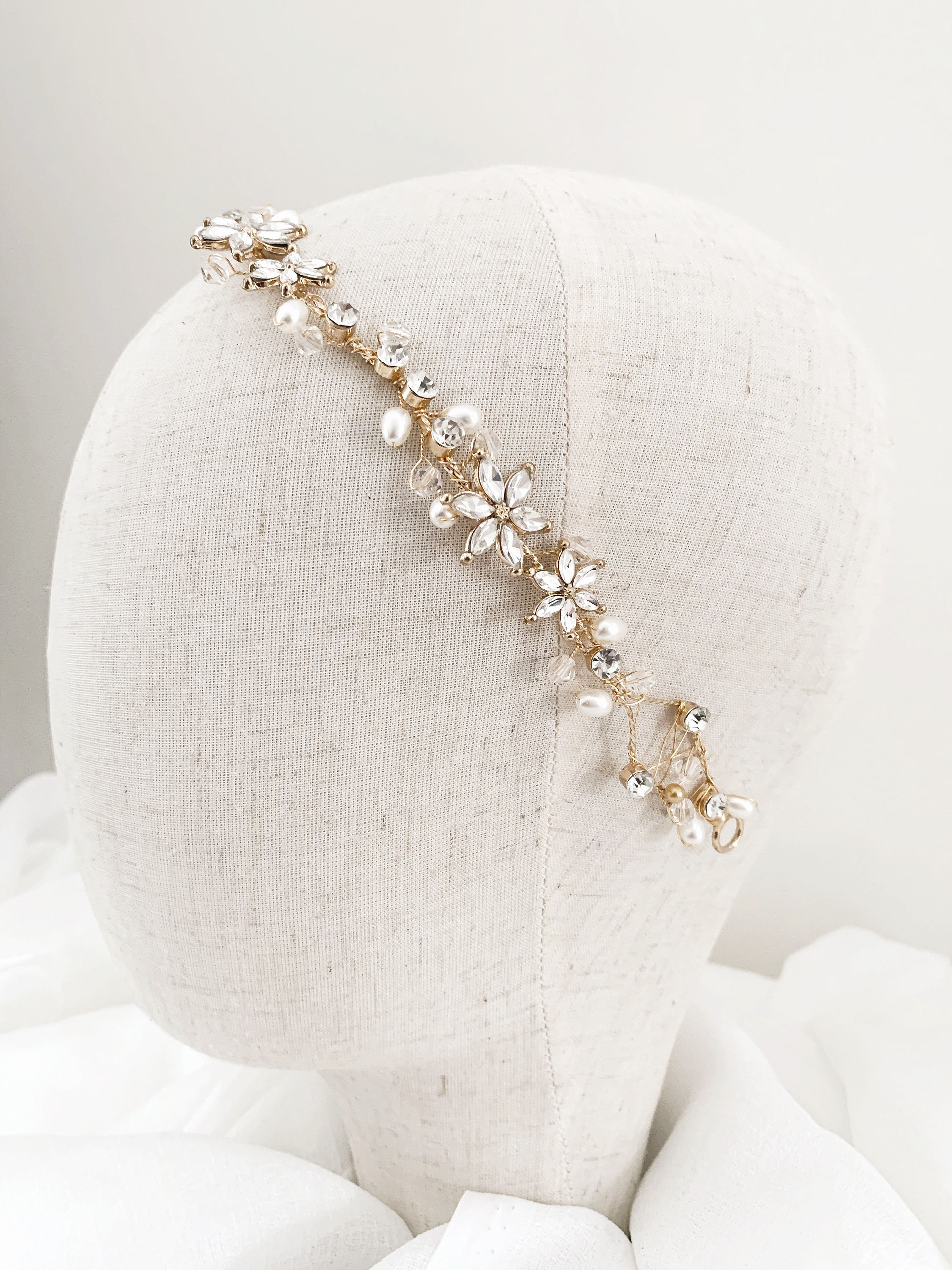 LOUISE · coroncina sposa ·  modello Mimosa Oro