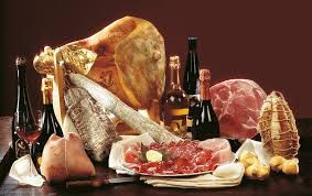 Prosciutto, salumi e vino italiano