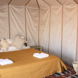 bivouac haut de gamme dans le désert au maroc près de chegaga