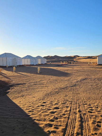 bivouac dans les dunes d'iriqui au maroc