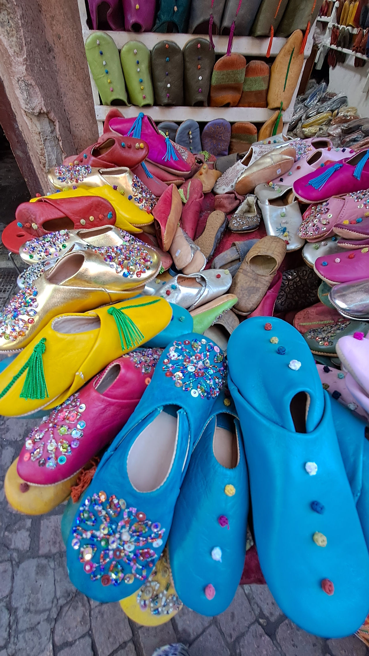 babouche en cuir à marrakech