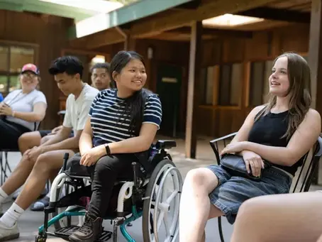 Pastor y su esposa encabezan el modelo  para personas con discapacidades.