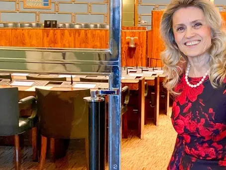 Política finlandés, juzgada por compartir versículos bíblicos.