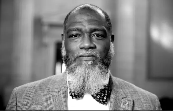 Horas después del anuncio de la muerte del destacado predicador bautista, Voddie Baucham Jr. el jueves, hubo un gran numero de reaccione por las redes sociales marcándolo como un hombre de sustancia que defendió la verdad del Evangelio y el papel de los hombres en la sociedad.