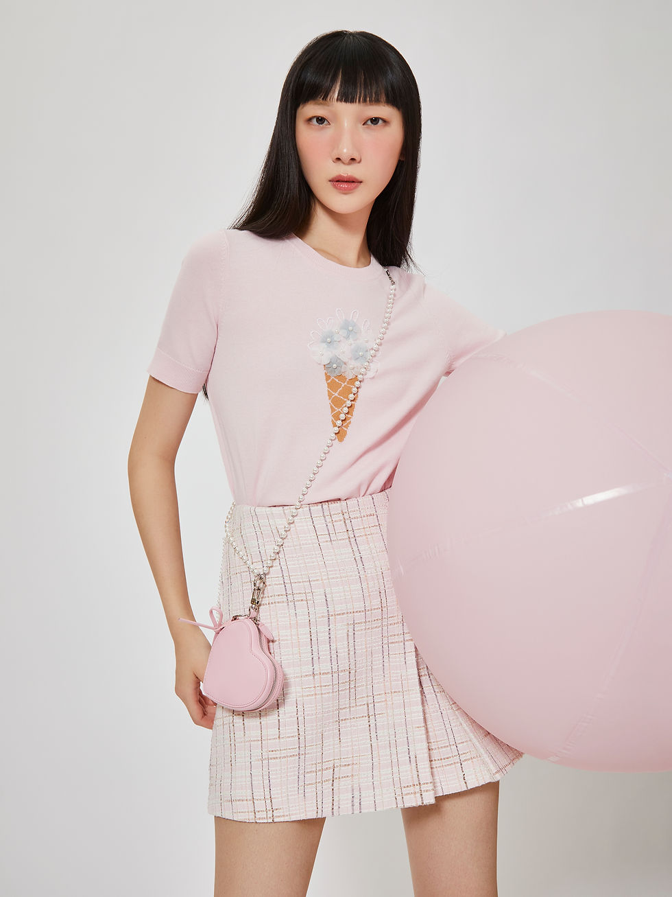 Thumbnail: Heart shaped leather bag