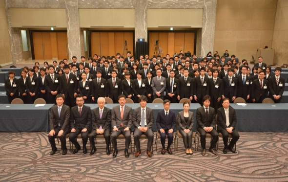 2016年度新入社員 (4)