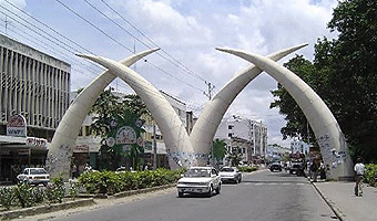 GANZTAGESAUSFLUG IN DIE STADT MOMBASA.